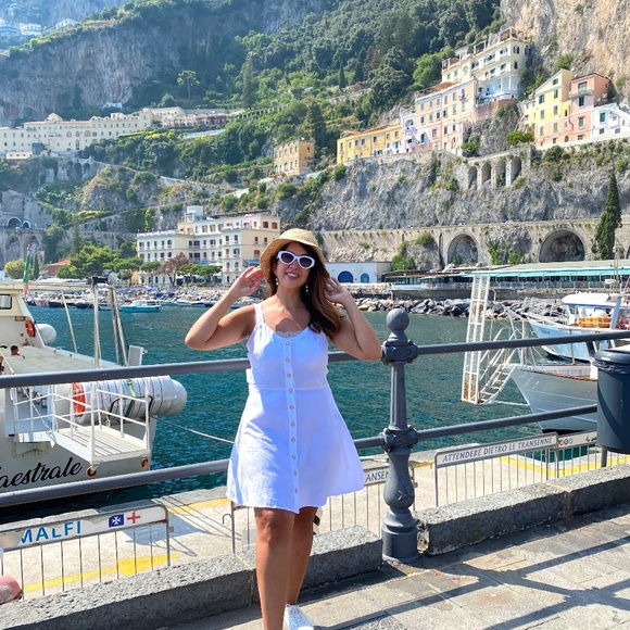 Meet your Posher, Bianca - Picture 1 of 1